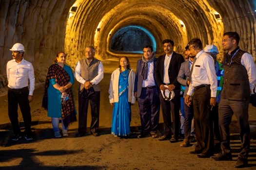 Zojila Tunnel : अब श्रीनगर से लेह के बीच का सफर सिर्फ 15 मिनट में होगा तय