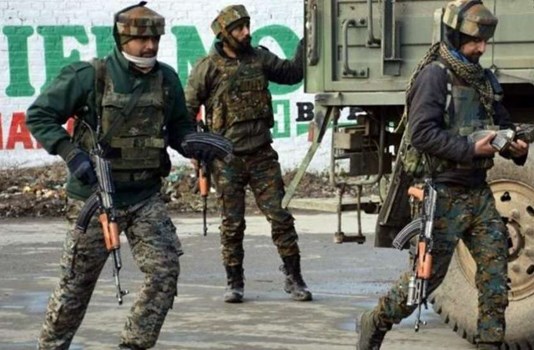 Jammu Kashmir Encounter: आतंकियों के खिलाफ ऑपरेशन में 5 जवान शहीद, ऑपरेशन जारी
