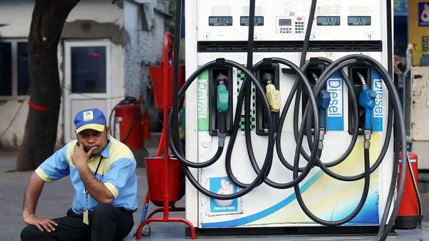 Petrol Diesel Price Hike:पेट्रोल डीजल की मार बार-बार, मुंबई में किमतें 111 रुपय के पार