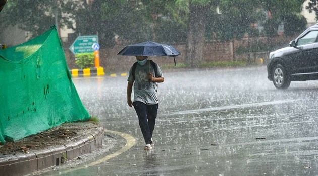 Weather Update: दिल्ली-हरियाणा समेत इन राज्यों में बारिश का अलर्ट, जानें अपने राज्य का हाल 