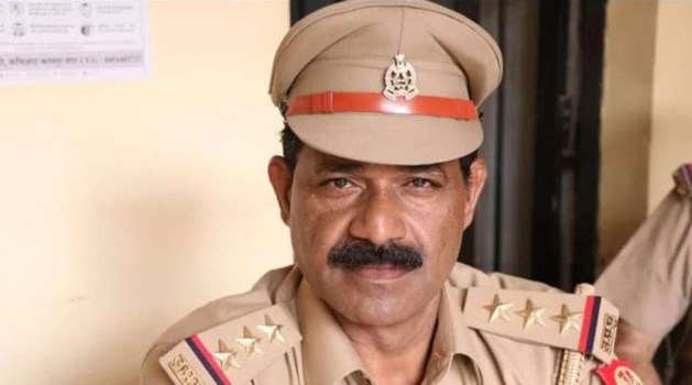 कानपुर: पत्नी ने गर्लफ्रेंड के साथ दरोगा को रंगेहाथों पकड़ा, जमकर किया हंगामा