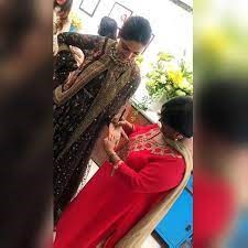 वेडिंग एनिवर्सरी पर Deepika Padukone ने अपनी हथेली पर ये किस एक्टर का नाम लिखवाया, वीडियो वायरल