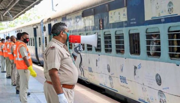 दिल्ली-अजमेर शताब्दी सुपरफास्ट में बम की सूचना से मचा हड़कंप, देर रात चला जांच अभियान