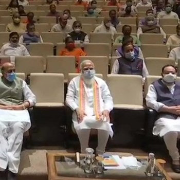 बीजेपी की संसदीय दल की बैठक शुरू, प्रधानमंत्री समेत ये सभी नेता मौजूद