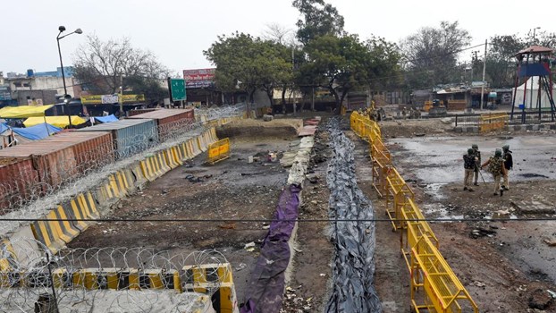 टिकरी बॉर्डर पर पुलिस की बैरिकेडिंग बरकरार, नेशनल हाईवे खुलने में हो सकती है देरी