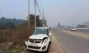 पत्नी के सामने पति की दर्दनाक मौत, ट्राले ने कुचला