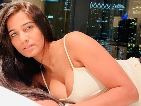 पूनम पांडे ने पति से अलग होने के बाद ‘मिस्टर राइट’ के लिए बोली ये बात