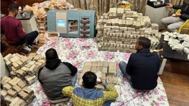 इत्र कारोबारी के घर खजाने की तलाश में 60 घंटों से जुटे अफसर, आंख झपकाना हुआ मुश्किल