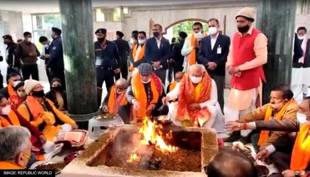 PM मोदी की दीर्घायु के लिए CM मनोहर लाल ने की पूजा अर्चना, राज्यपाल को ज्ञापन सौंपा 