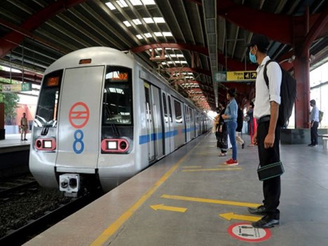 दिल्ली में शुक्रवार रात 10 बजे से सोमवार सुबह 5 बजे तक वीकेंड कर्फ्यू, जानें क्या मेट्रो चलेगी?