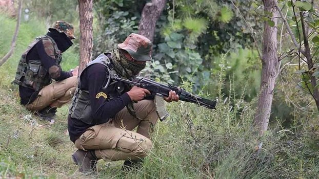 Jammu Kashmir: कुलगाम में जैश-ए-मोहम्मद का 1 आतंकी ढेर, सर्च ऑपरेशन शुरू 