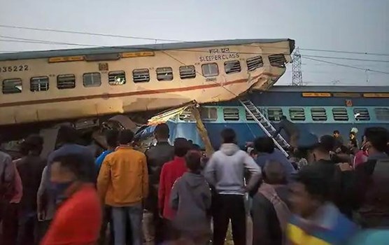 रेल हादसा: पश्चिम बंगाल में बीकानेर-गुवाहाटी एक्‍सप्रेस के 12 डिब्बे पटरी से उतरे, 9 की मौत, 45 घायल