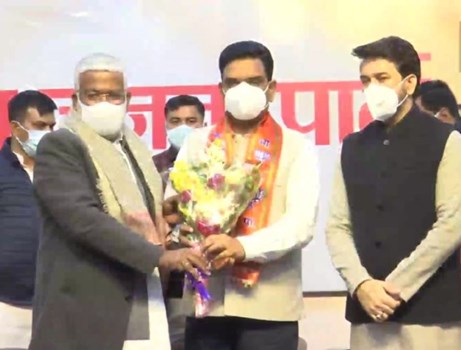 पूर्व IPS अधिकारी असीम अरुण ने थामा भाजपा का दामन, पीएम की तारीफ में कही ये बात