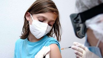 Corona Vaccine: मार्च से शुरू होगा 12 से 15 साल तक के बच्चों का वैक्सीनेशन