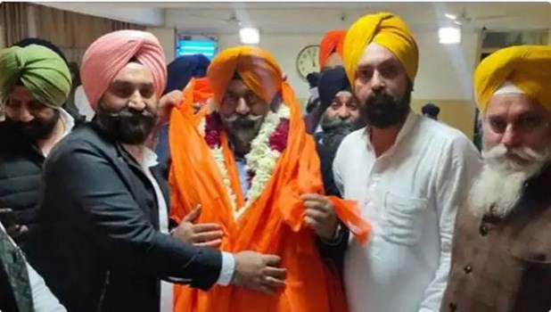 दिल्ली गुरुद्वारा कमेटी पर एक बार फिर अकाली दल का कब्जा, अध्यक्ष पद पर हरमीत कालका की हुई नियुक्ति