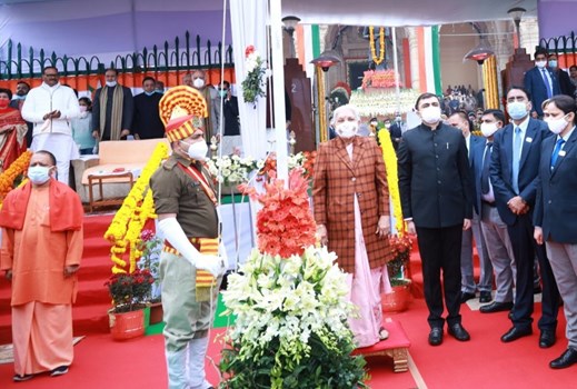 Republic Day 2022: CM योगी ने विधान भवन के सामने फहराया तिरंगा, गणतंत्र की शुभकामनाएं