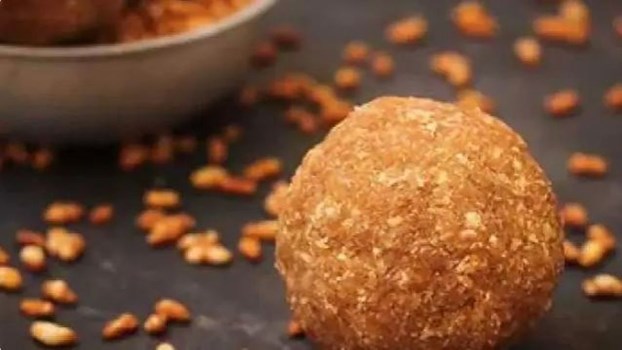 घर पर बनाएं स्वाद और सेहत से भरपूर अलसी-बेसन की पिन्नी, इस रेसिपी से बनाना है काफी आसान