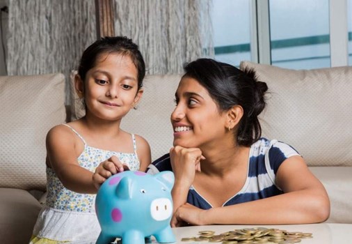 बेटी के लिए Sukanya Samriddhi Yojana से मिल सकते हैं 15 लाख रुपये, जानें फायदा  