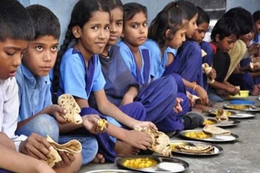 Himachal: अब नर्सरी-केजी के 51 हजार बच्चों को भी दिया जाएगा मिड डे मील