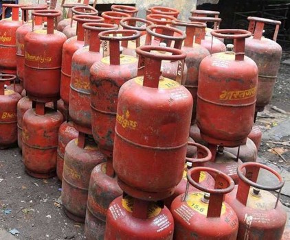 1 अप्रैल से दोगुने होंगे LPG दाम, CNG-PNG भी होगी महंगी !