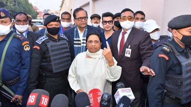 UP Election Phase 4th: मायावती का सपा पर निशाना, कहा इन्हें वोट देने का मतलब है माफिया राज-गुंडा राज