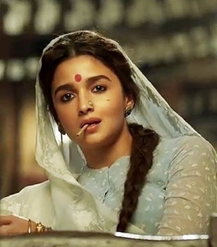 आलिया की Gangubai Kathiawadi का बदलेगा नाम ! रिलीज होने में सिर्फ एक दिन