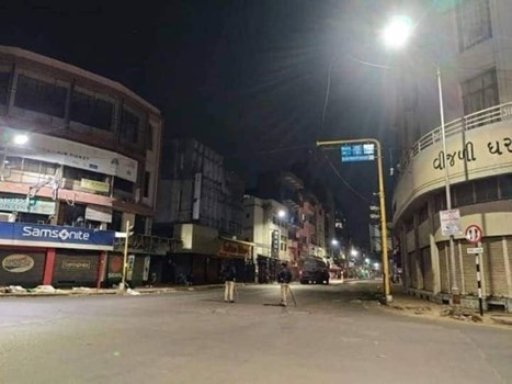 Gujarat: सरकार ने अहमदाबाद-वडोदरा में जारी नाइट कर्फ्यू हटाया, इन दिशानिर्देशों का करना होगा पालन