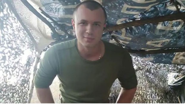 Ukraine Crisis: यूक्रेन के सैनिक ने रूस के टैंकों को रोकने के लिए ब्रिज के साथ खुद को बम से उड़ाया