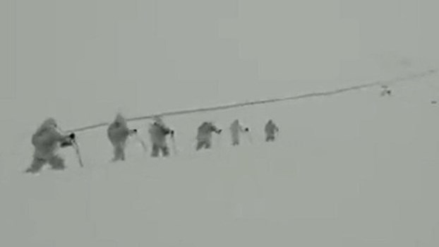 माइनस 20 डिग्री तापमान में 14 हजार फीट की ऊंचाई पर गस्त करते भारतीय जवान