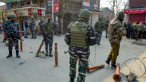 कश्मीर: शोपियां में CRPF जवान की हत्या करने वाले आतंकी गिरफ्तार, लश्कर-ए-तैयबा के लिए कर रहा था काम