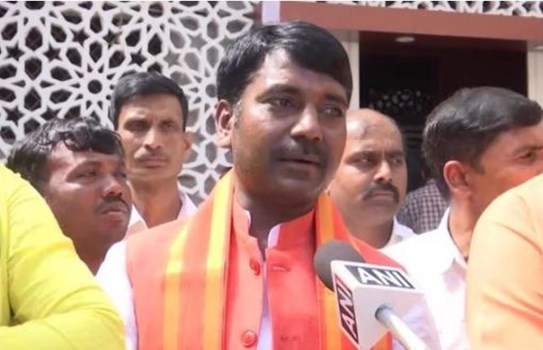 UP: धनघटा से सफाईकर्मी रहे गणेश चंद्र चौहान बने विधायक, कहा- ये भाजपा में ही संभव है