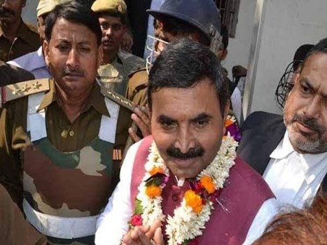 एमएलसी चुनाव से एमएलसी बृजेश सिंह ने वापस लिया पर्चा, पत्नी अभी भी मैदान में डटी