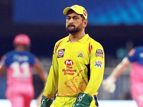 IPL 2022: CSK को झटका, MS Dhoni ने छोड़ी कप्तानी, जानें किसके हाथ में होगी कमान 