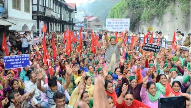 Himachal: मिड-डे मील कर्मचारियों का हल्ला-बोल, 2 दिन तक स्कूलों में नहीं बनाएंगे खाना