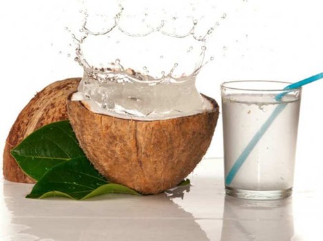 नारियल का सेवन करने होते हैं ये फायदे, जानें क्यों है औषधीय गुणों से भरपूर ?