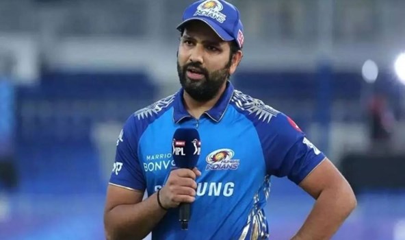 IPL 2022: मुंबई इंडियंस के कप्तान Rohit Sharma पर लगा 12 लाख रुपये का जुर्माना