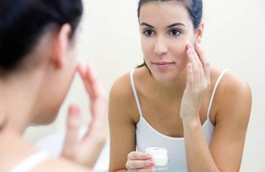 इन घरेलू नुस्खों से बनाएं अपनी ग्लोइंग स्किन, मिलेंगे परफेक्ट रिज्लट्स