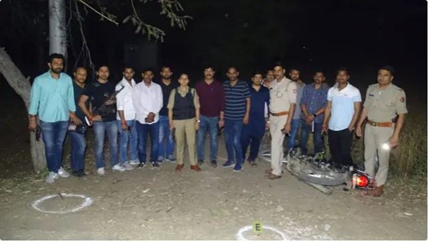 Bulandshahr: पुलिस मुठभेड़ में स्याना बैंक लुटेरों को लगी गोली, तीन घायल, 11.73 लाख नकद बरामद