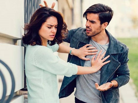 रिश्ते में Insecurity की भावना फील हो रही है तो इन उपायों के साथ करें दूर