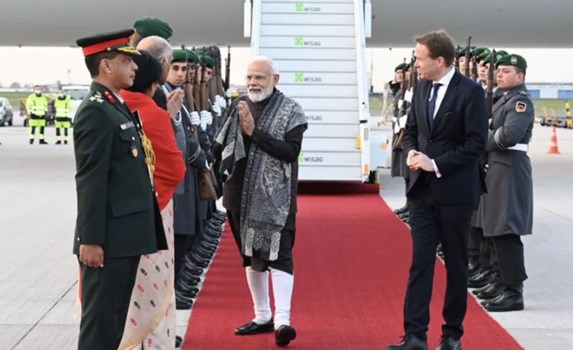 जर्मनी में PM Modi का जोरदार स्वागत, लगे वंदे मातरम के नारे, देखें वीडियो