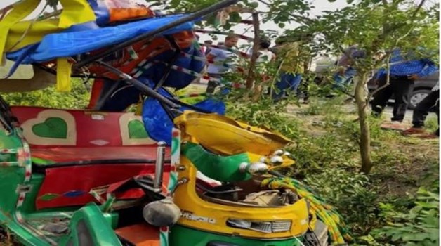 कासगंज में भीषण सड़क हादसा, बोलेरो ने टेंपो को मारी जोरदार टक्कर, सात की मौत  