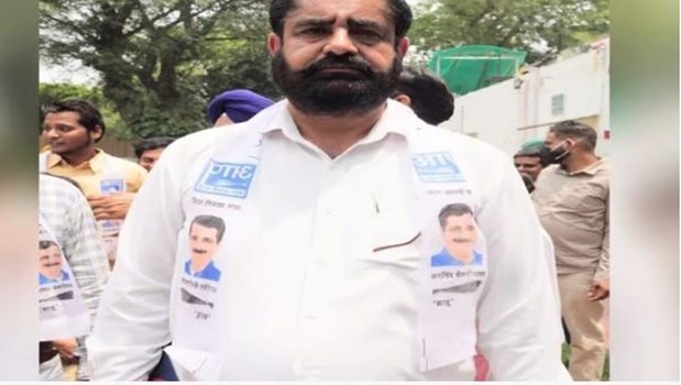 आम आदमी पार्टी में शामिल हुए हिमाचल कांग्रेस प्रदेश महासचिव अनिंदर सिंह 