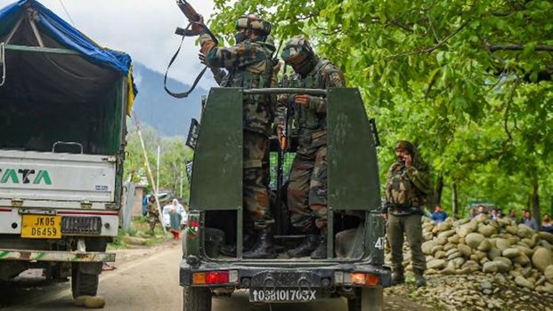 जम्मू-कश्मीर: श्रीनगर में आतंकवादियों ने पुलिस कांस्टेबल को मारी गोली, हालत गंभीर