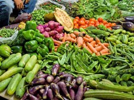 हरी सब्जियों के दामों में गिरावट, 5 रुपये किलो पहुंचा भिंडी, तोरई का भाव