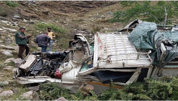 शिमला के चौपाल में पिकअप जीप दुर्घटनाग्रस्त, दो लोगों की मौत, एक घायल