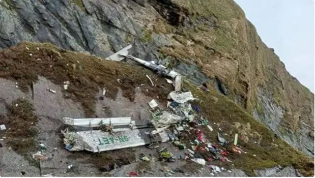 Nepal Plane Crash: नेपाली सेना ने खोज निकाला दुर्घटनास्थल, अवशेष इकट्ठा करने में जुटी पुलिस