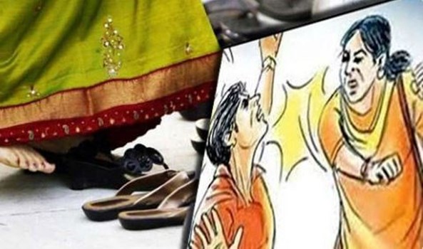 भिवानी: सरकारी स्कूल टीचर ने की हेड मास्टर पर चप्पलों की बरसात, जानिए क्या है पूरा मामला