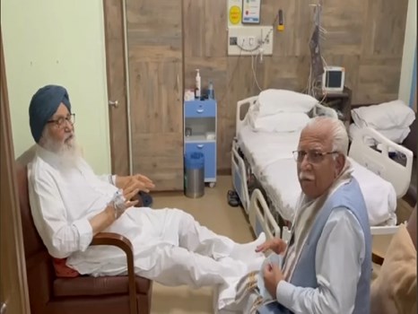 पंजाब के पूर्व सीएम बादल से अस्पताल में मिलने पहुंचे हरियाणा के मुख्यमंत्री मनोहर लाल