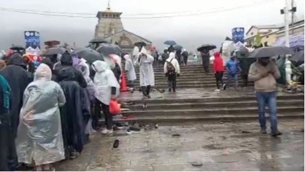 High Alert: उत्तराखंड में अगले चार दिनों तक भारी बारिश का हाई अलर्ट, यात्रियों से सावधानी की अपील