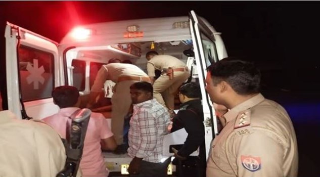 UP: लखनऊ-आगरा एक्सप्रेस-वे पर डंपर से टकराई बस, 20 लोग घायल